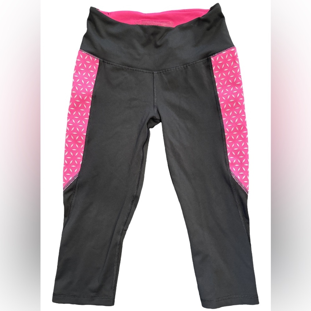 Victoria’s Secret VSX Sport Knockout Crop Yoga Pants - X Small